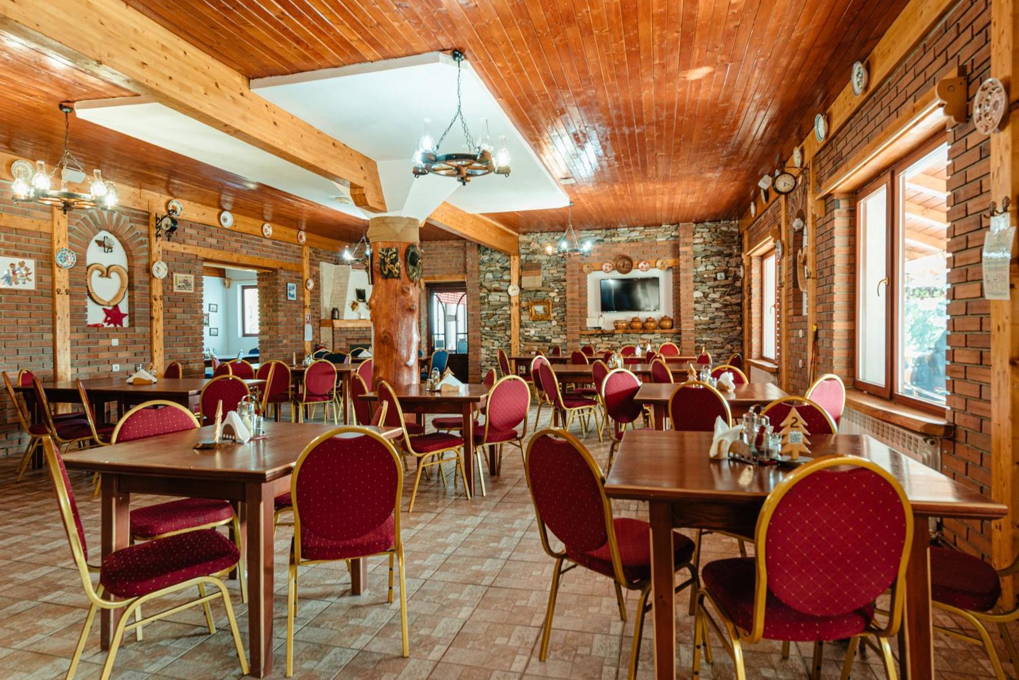 Hotel Complex Turistic Alpina Blazna Sant Esterno foto