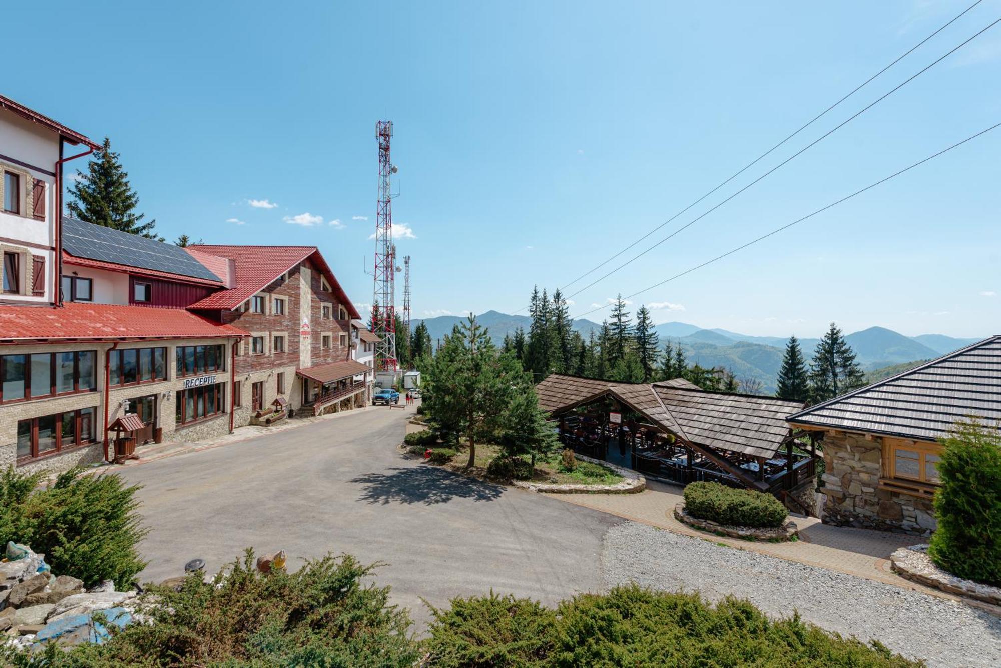 Hotel Complex Turistic Alpina Blazna Sant Esterno foto