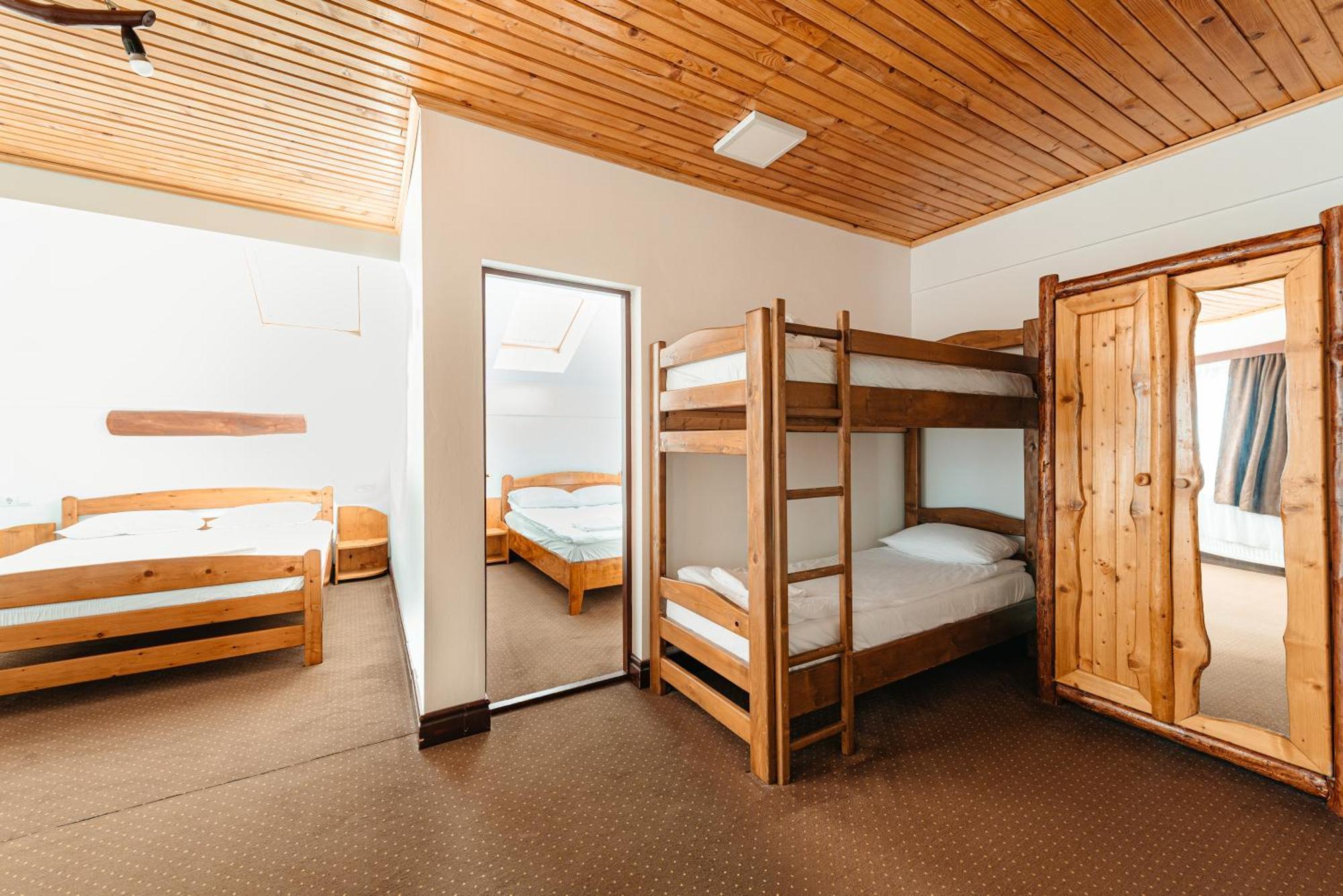 Hotel Complex Turistic Alpina Blazna Sant Esterno foto