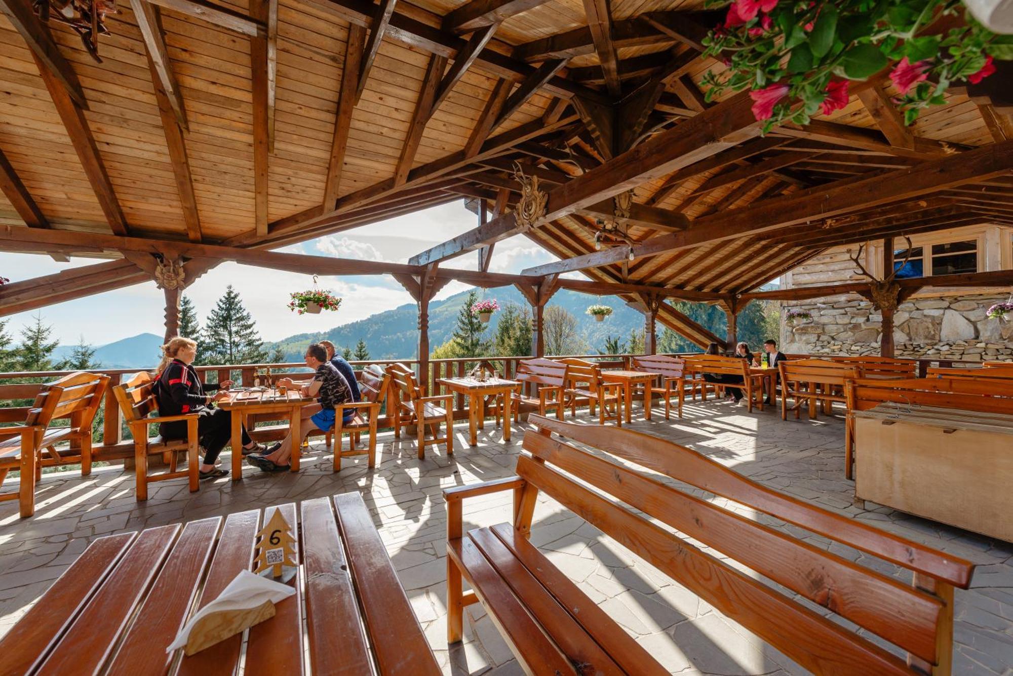 Hotel Complex Turistic Alpina Blazna Sant Esterno foto