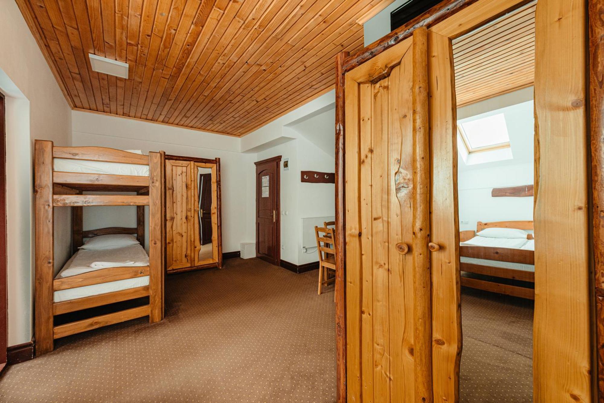 Hotel Complex Turistic Alpina Blazna Sant Esterno foto