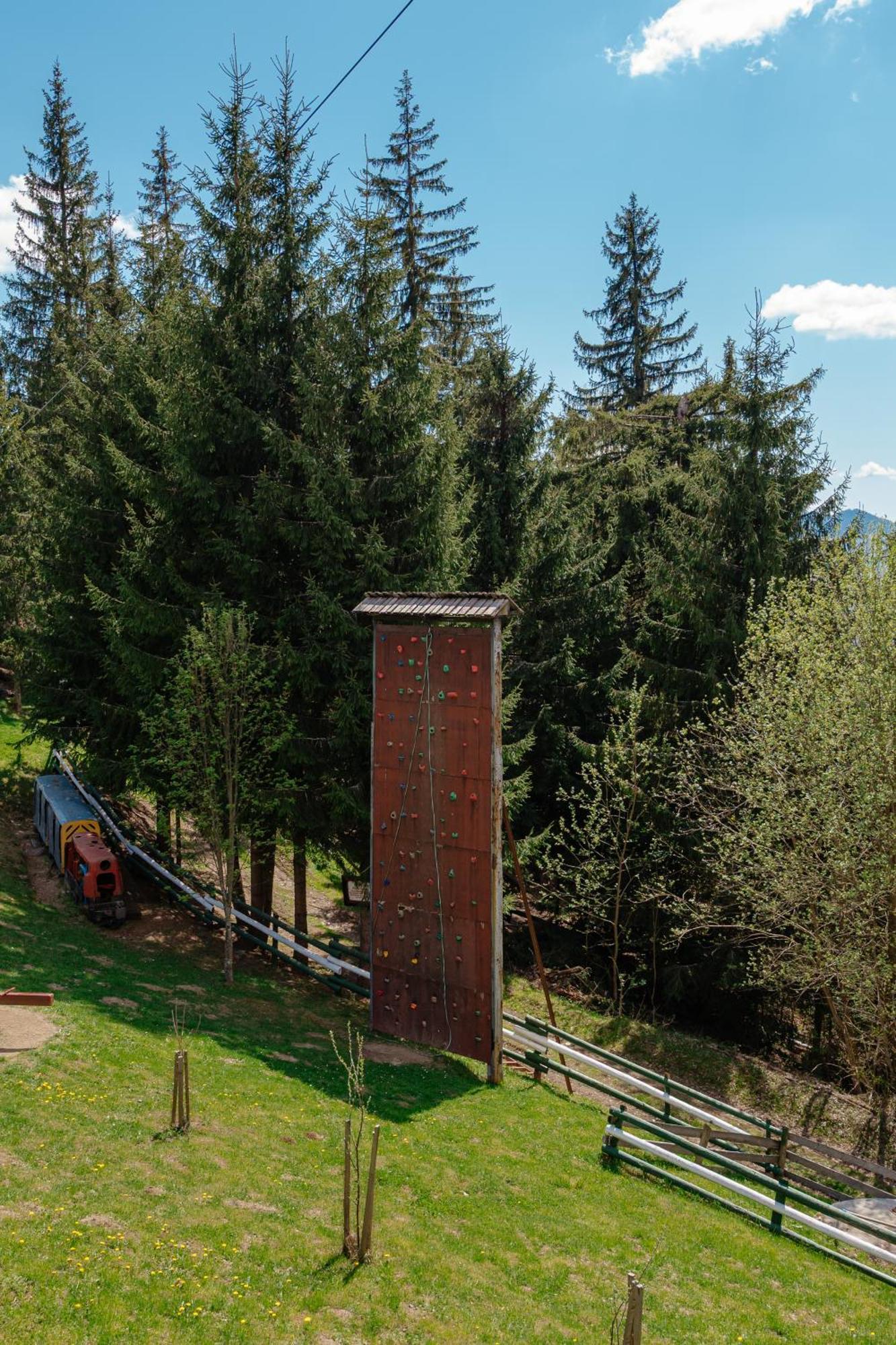 Hotel Complex Turistic Alpina Blazna Sant Esterno foto