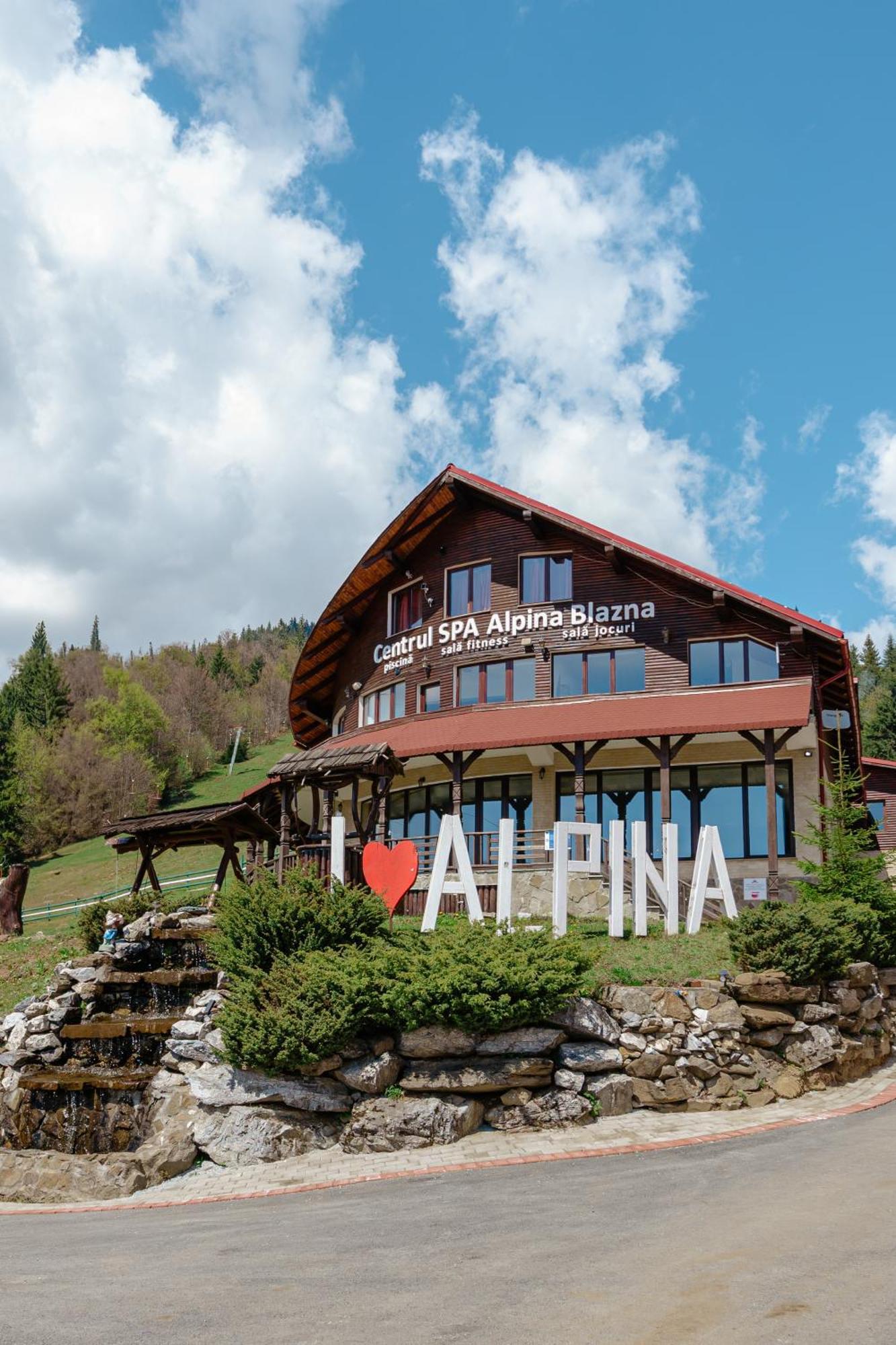 Hotel Complex Turistic Alpina Blazna Sant Esterno foto