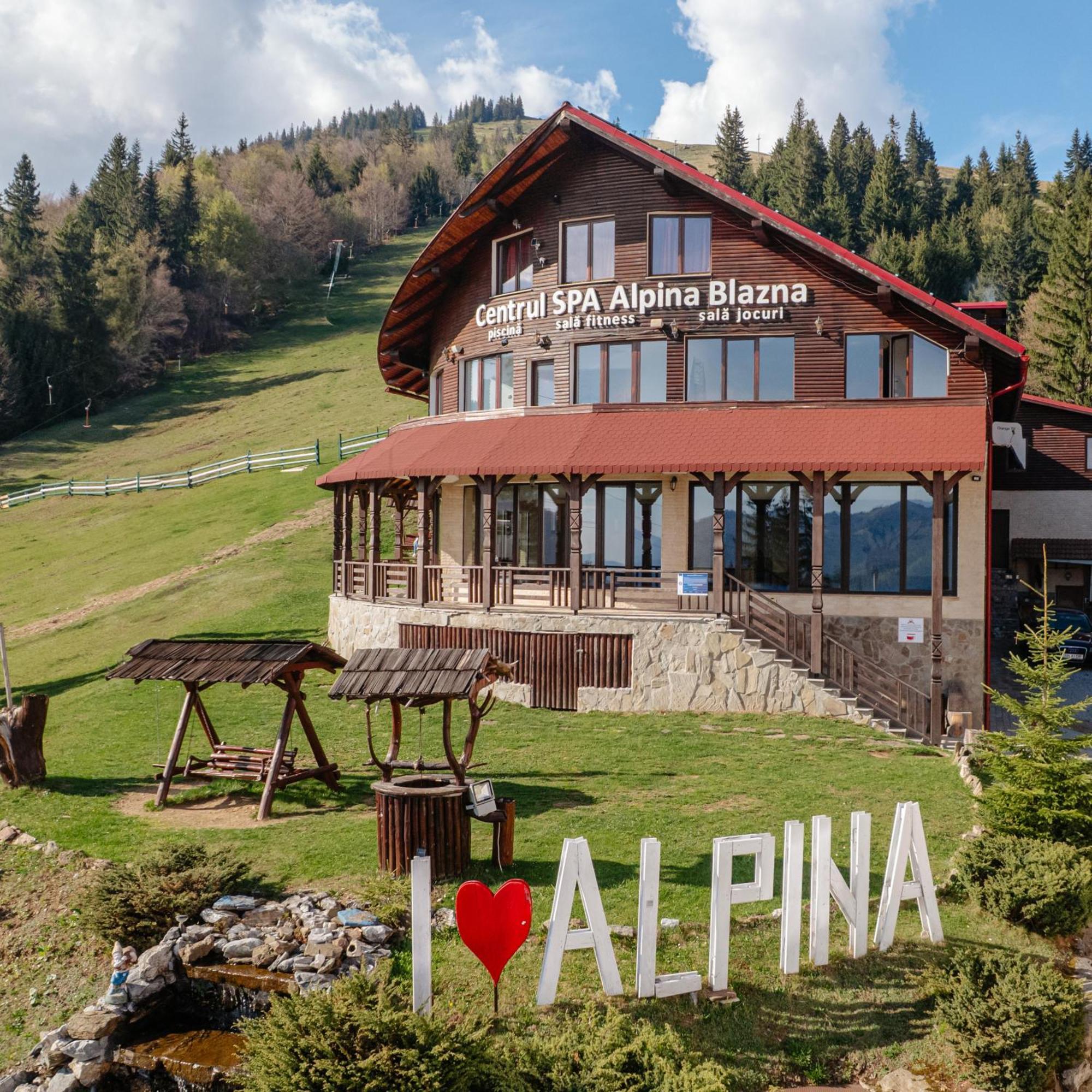 Hotel Complex Turistic Alpina Blazna Sant Esterno foto
